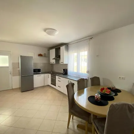 Appartement With Parking Space Maslenica, Novigrad - 12636