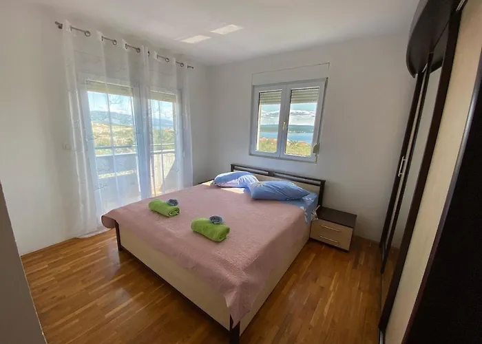 Apartment With Parking Space Maslenica, Novigrad - 12636